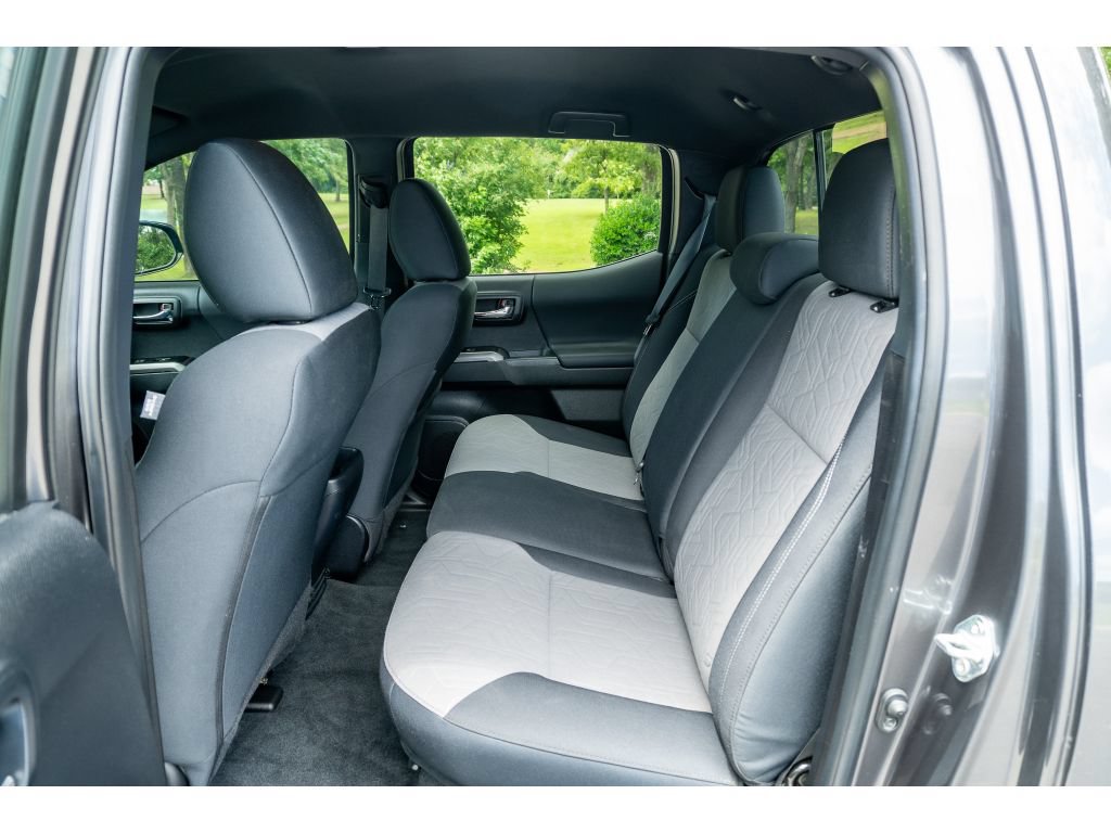 Used 2023 Toyota Tacoma TRD Off-Road w/ Technology Package AWD/4WD image 13