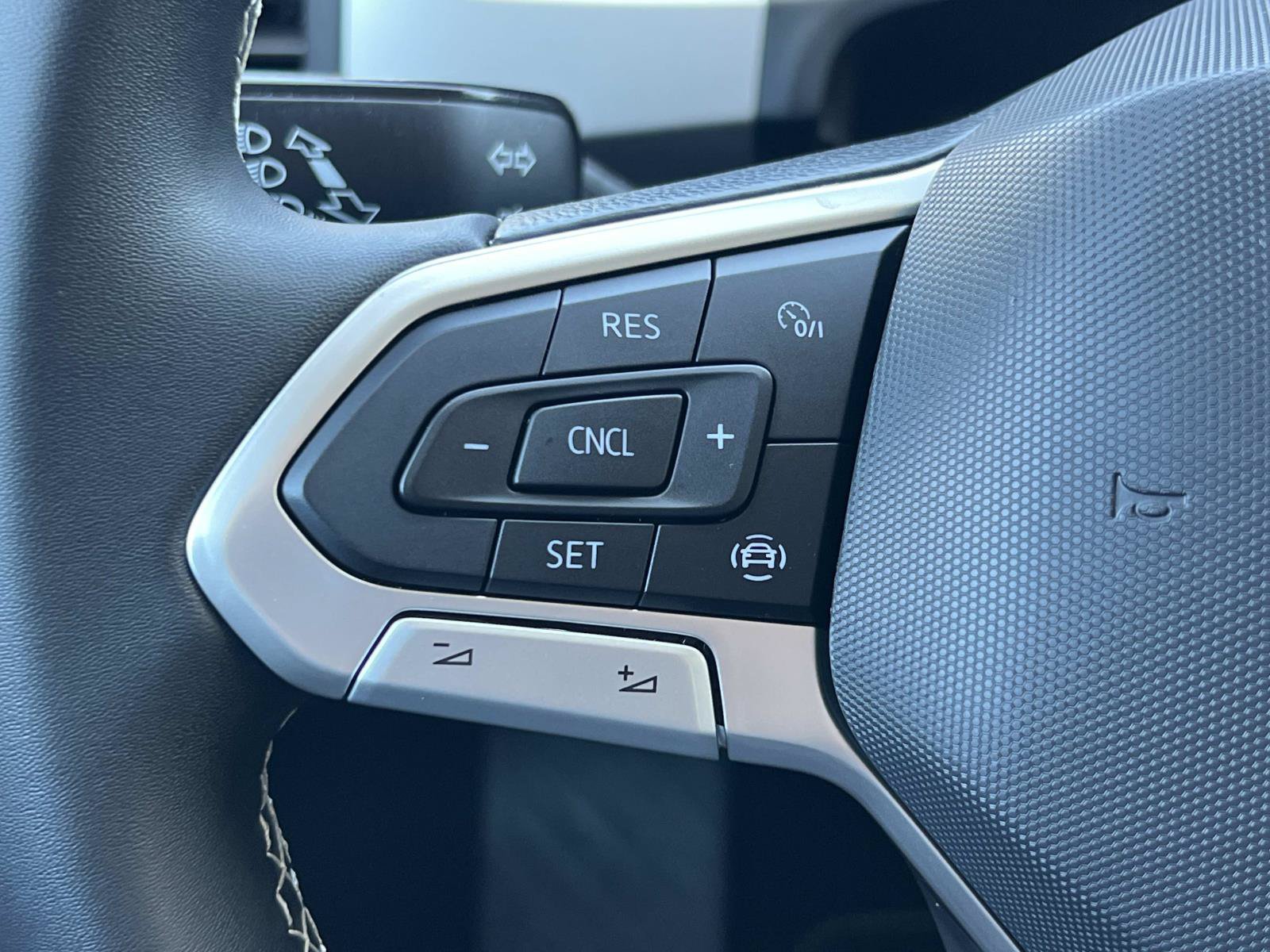 Certified 2023 Volkswagen Atlas SE FWD image 9