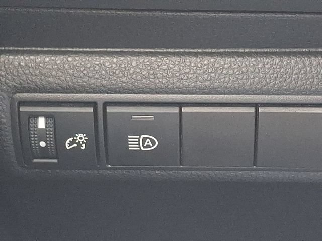 Used 2025 Toyota Corolla LE FWD image 22