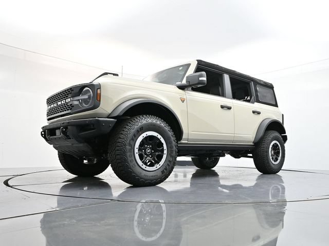 Used 2025 Ford Bronco Badlands AWD/4WD image 27