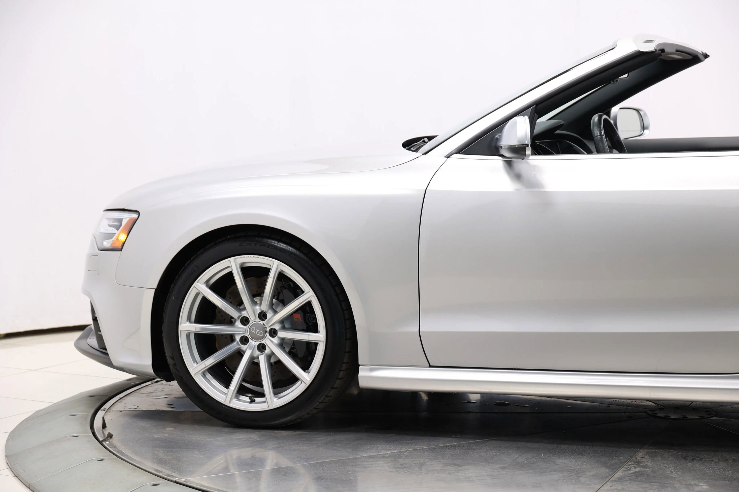 Used 2014 Audi RS 5 Cabriolet AWD/4WD image 5
