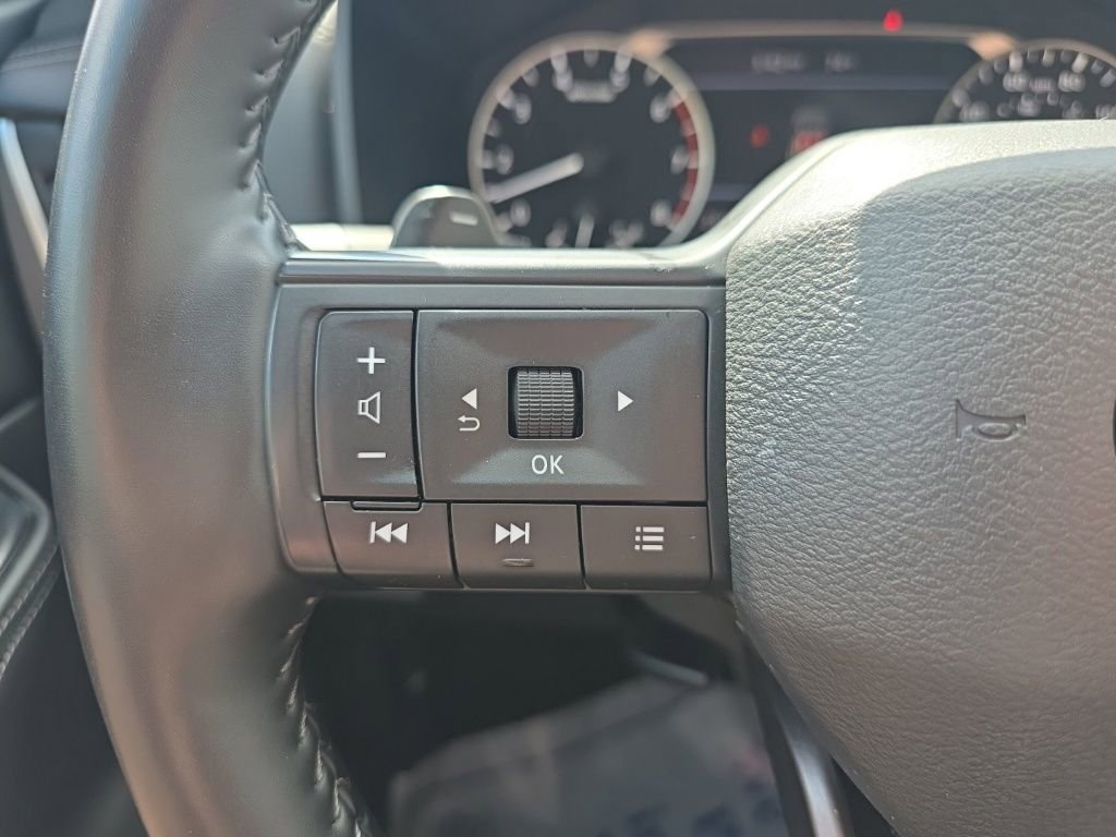 Used 2025 Nissan Rogue SV image 20