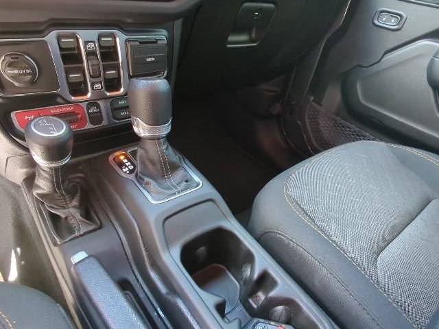 Certified 2024 Jeep Gladiator Mojave w/ Technology Group AWD/4WD image 16