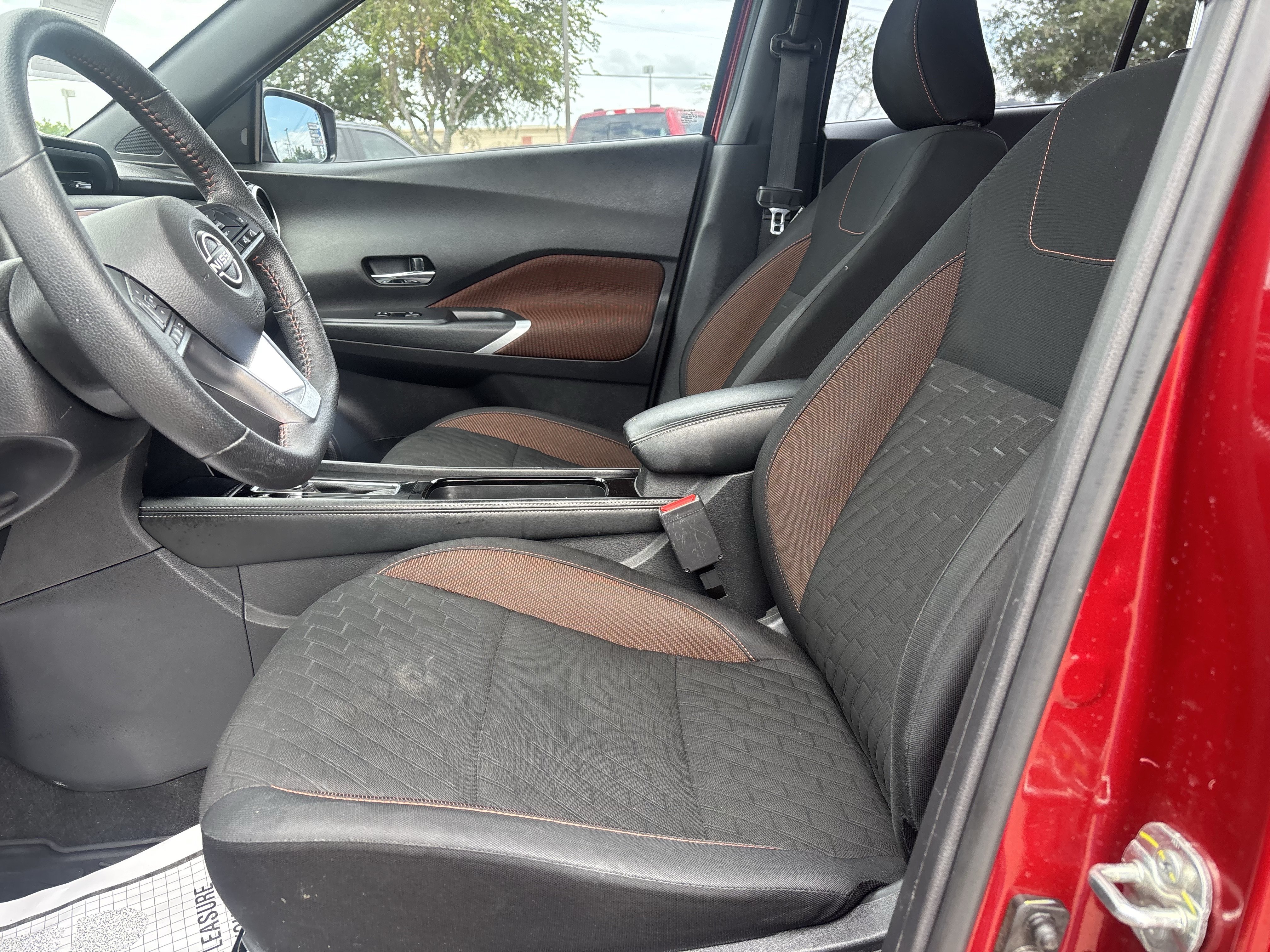 Used 2023 Nissan Kicks SR w/ Exterior Package FWD image 10