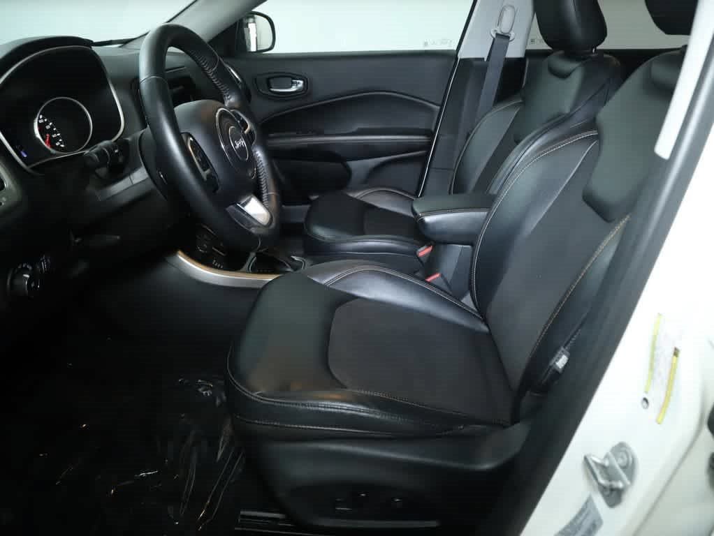 Used 2017 Jeep Compass Latitude w/ Popular Equipment Group AWD/4WD image 19