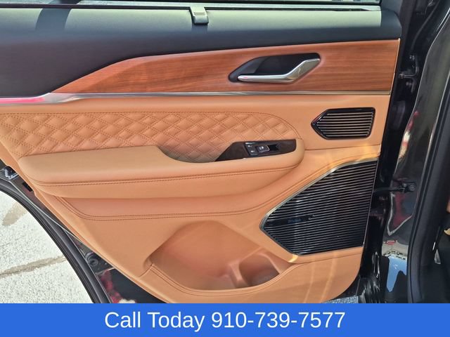 Used 2024 Jeep Grand Cherokee Summit AWD/4WD image 27