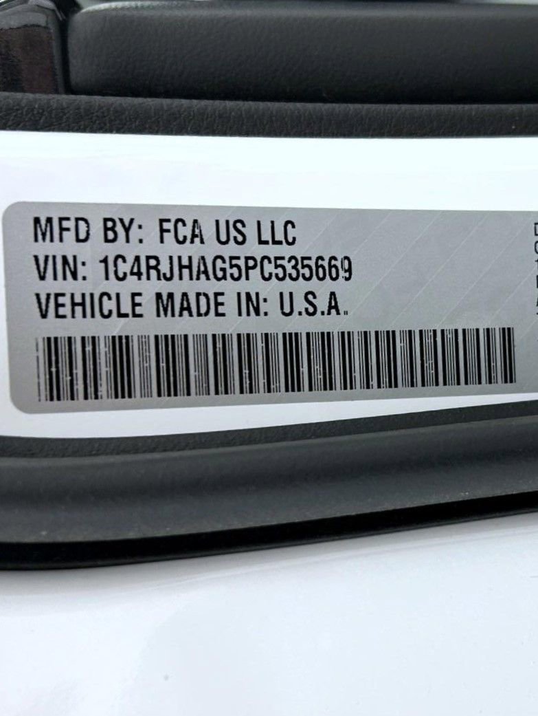 Certified 2023 Jeep Grand Cherokee Laredo AWD/4WD image 25