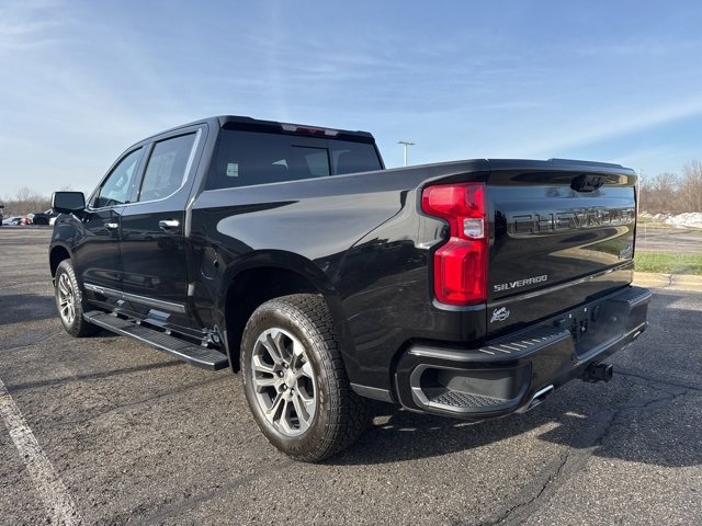 Used 2024 Chevrolet Silverado 1500 High Country w/ Z71 Off-Road Package image 5
