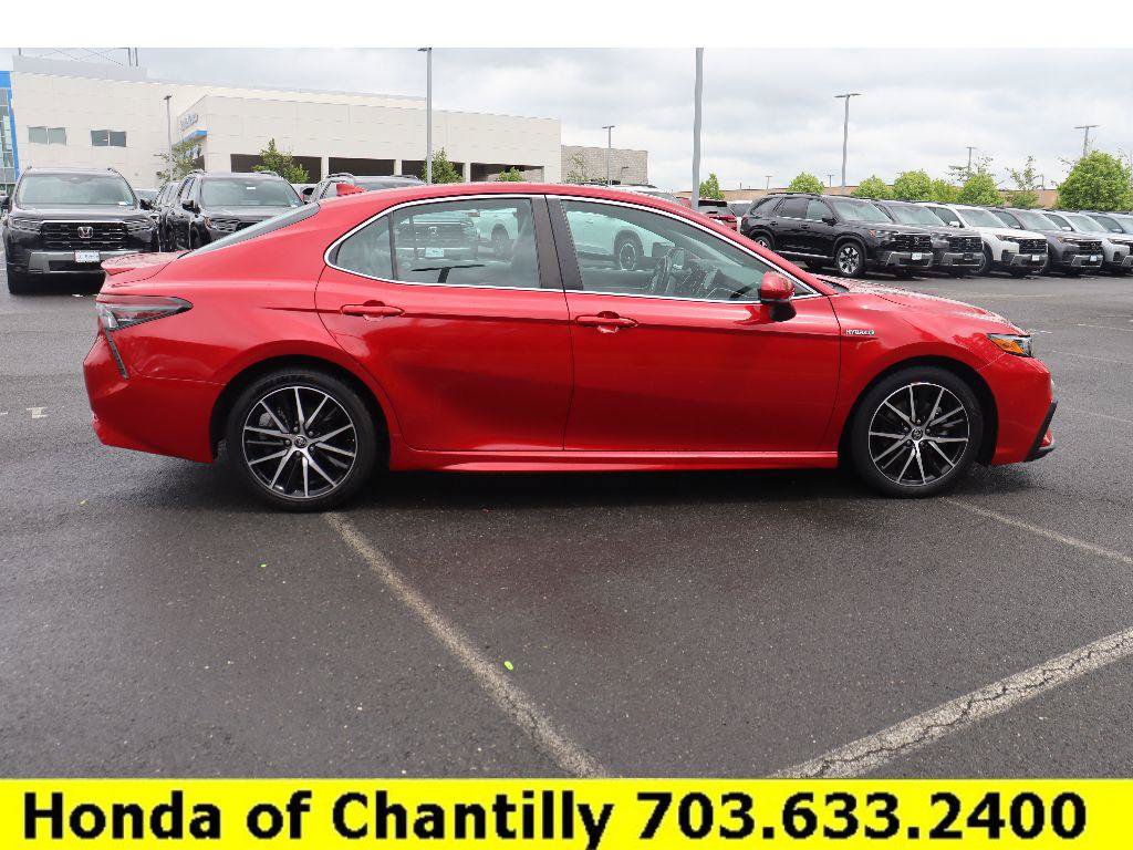 Used 2021 Toyota Camry SE FWD image 8