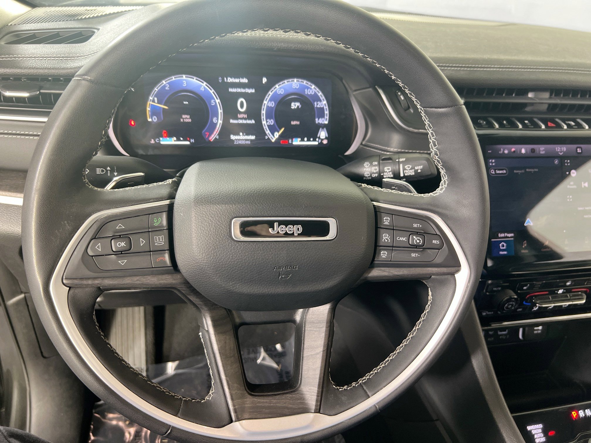 Used 2023 Jeep Grand Cherokee L Limited image 10