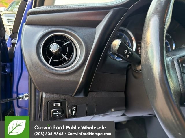 Used 2017 Toyota Corolla SE FWD image 14
