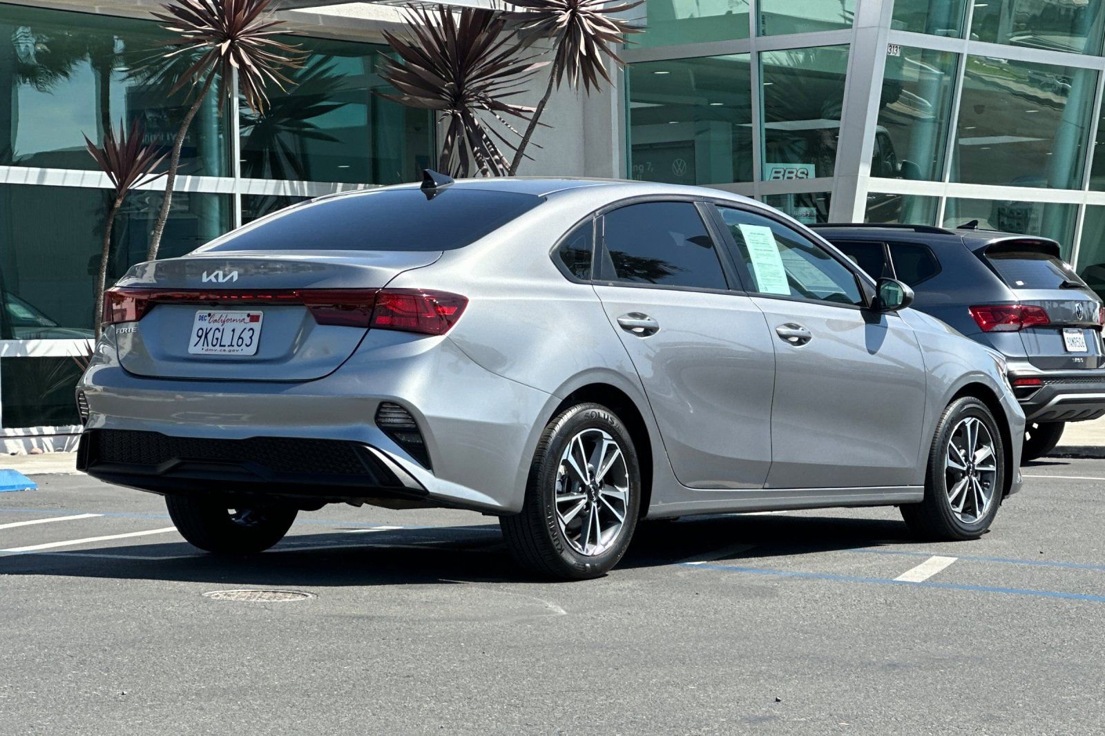 Used 2024 Kia Forte LXS FWD image 4