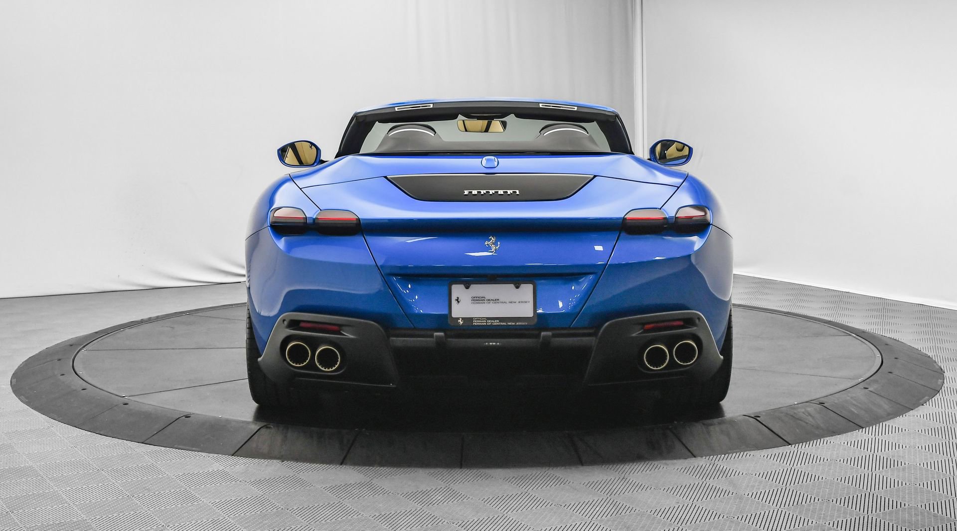 Used 2025 Ferrari Roma Spider image 7