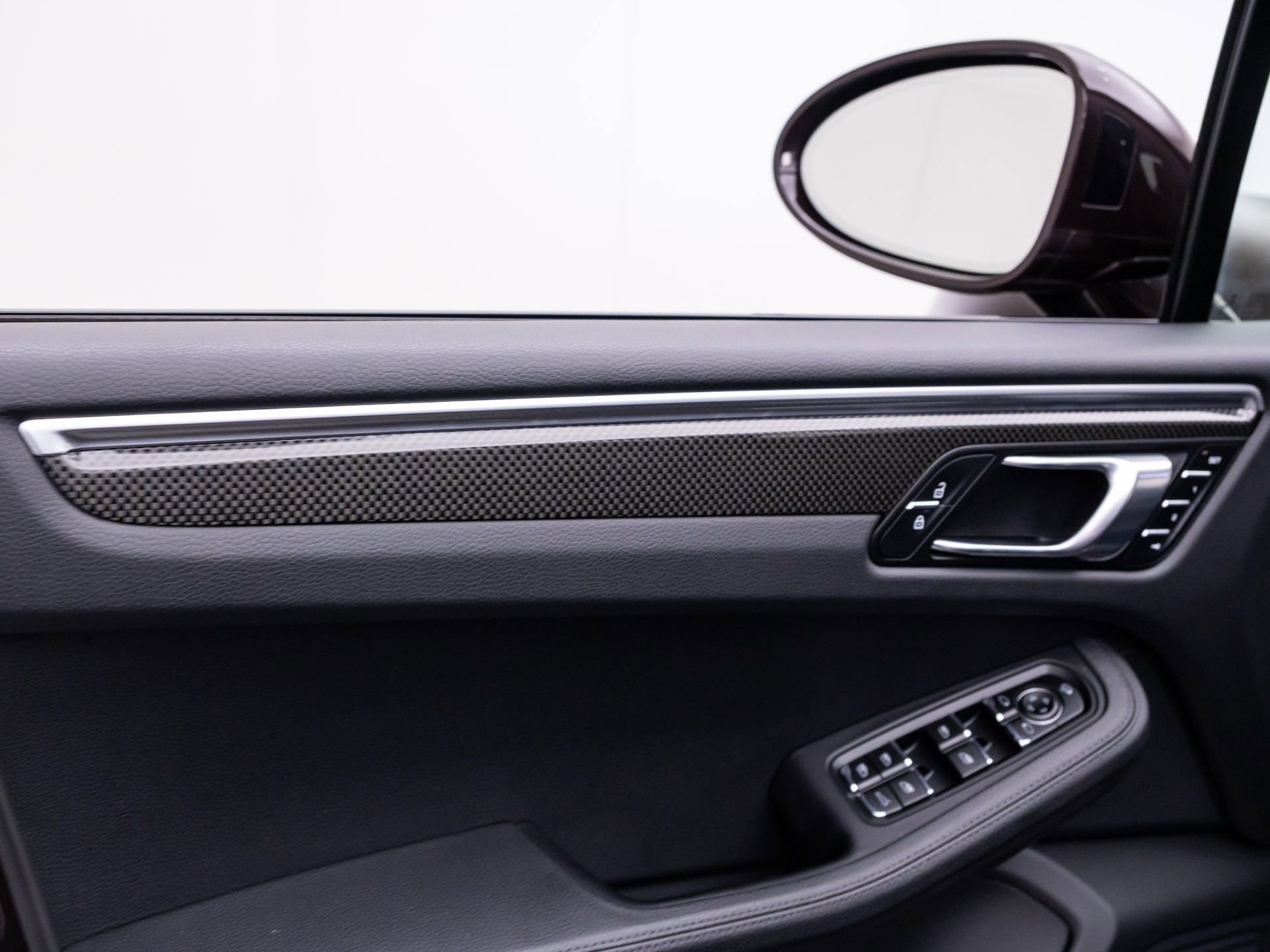 Certified 2023 Porsche Macan S AWD/4WD image 15