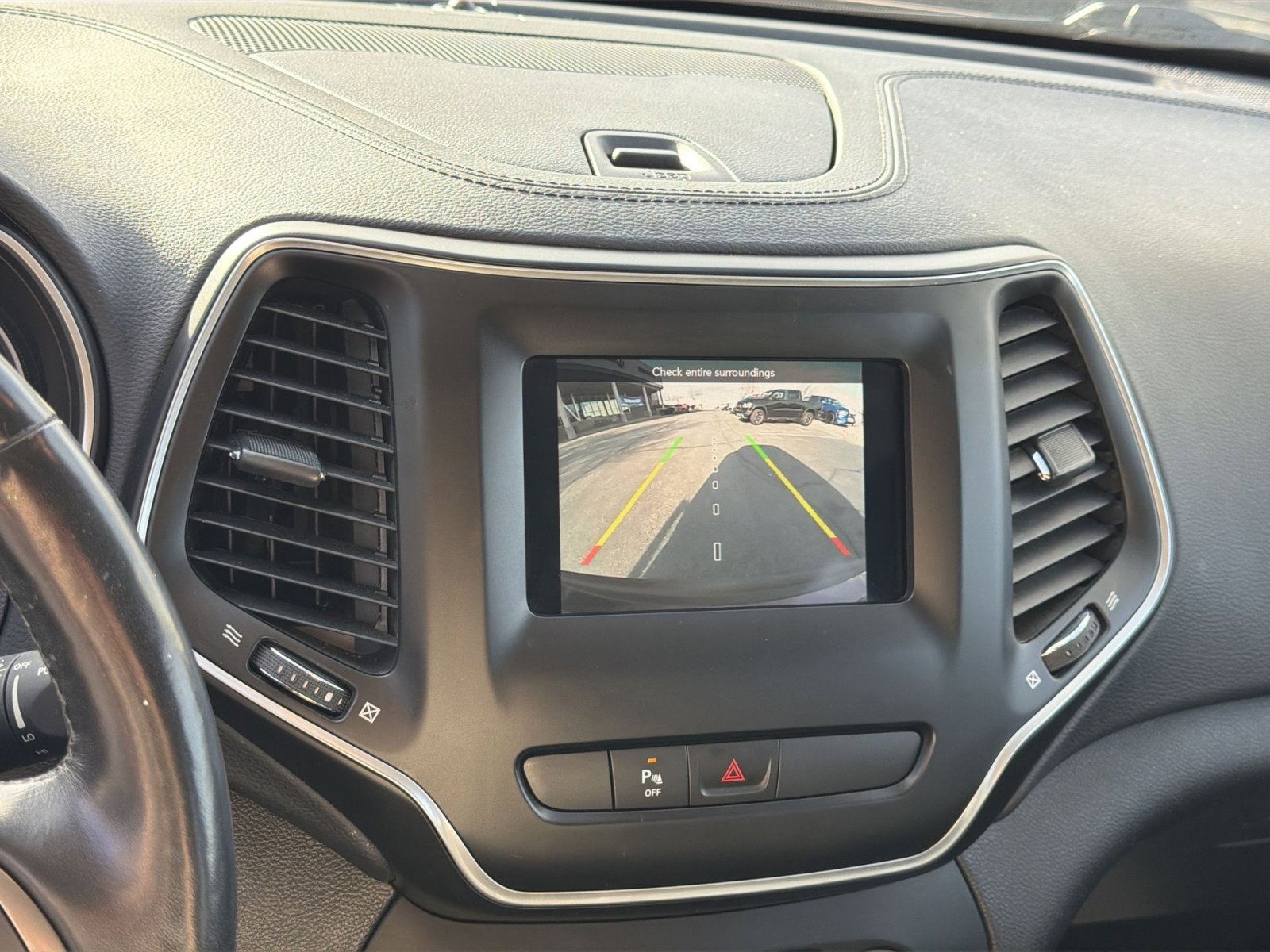 Certified 2020 Jeep Cherokee Latitude Plus w/ Cold Weather Group image 26