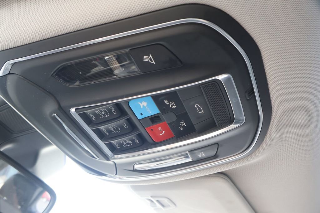 Used 2021 Jeep Grand Cherokee L Limited AWD/4WD image 30