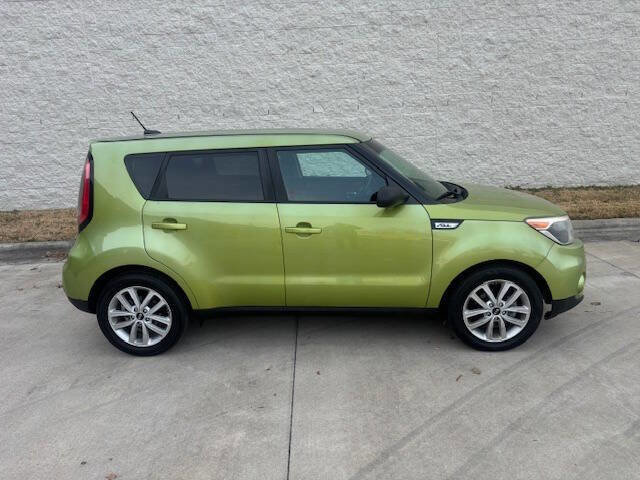 Used 2018 Kia Soul + FWD image 2