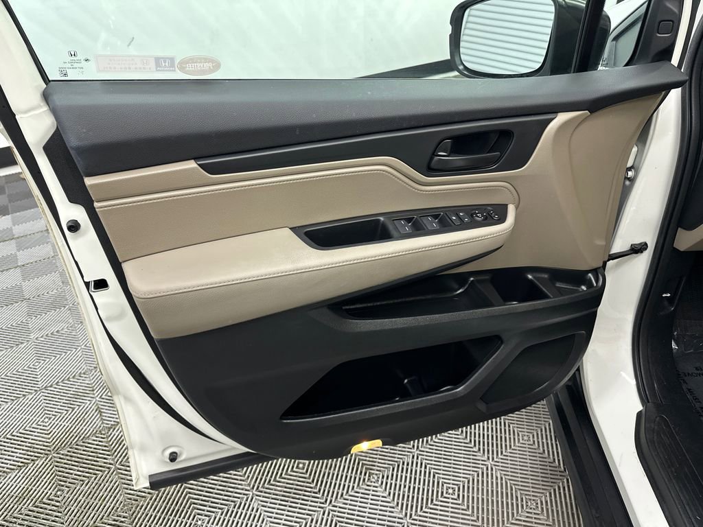 Used 2019 Honda Odyssey EX image 11