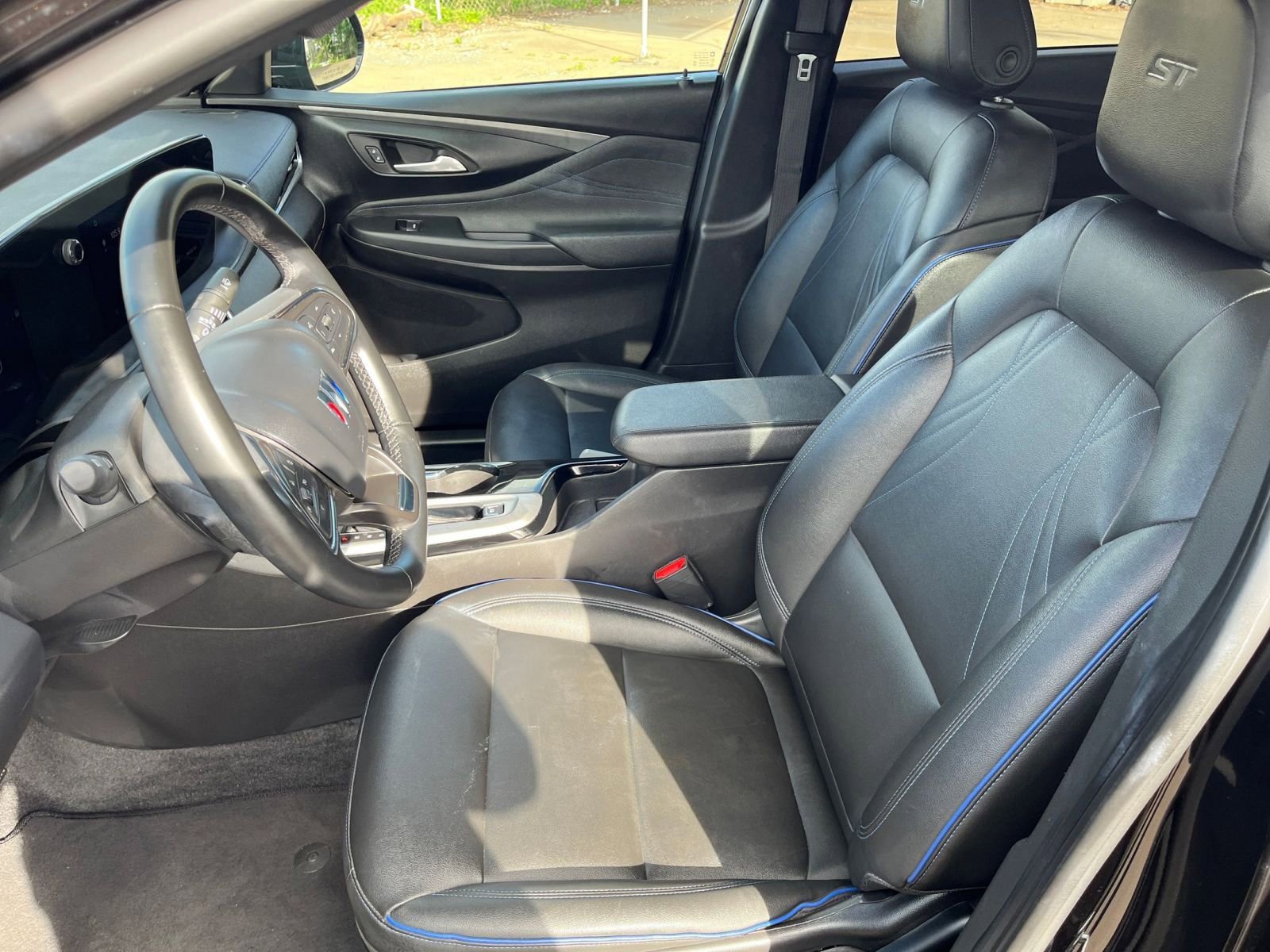 Used 2025 Buick Envista Sport Touring image 31