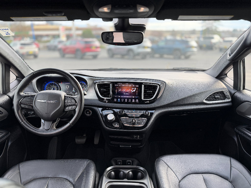 Used 2020 Chrysler Pacifica Touring-L w/ Advanced Safetytec Group image 6