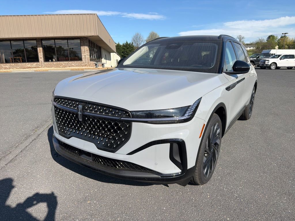 New 2026 Lincoln Nautilus Reserve w/ Jet Appearance Package AWD/4WD image 1