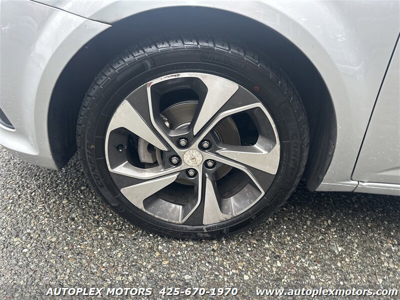 Used 2018 Chevrolet Sonic Premier image 16