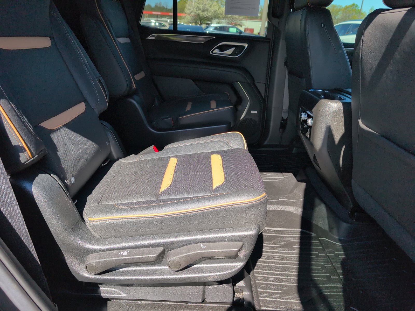 Used 2022 GMC Yukon AT4 image 12