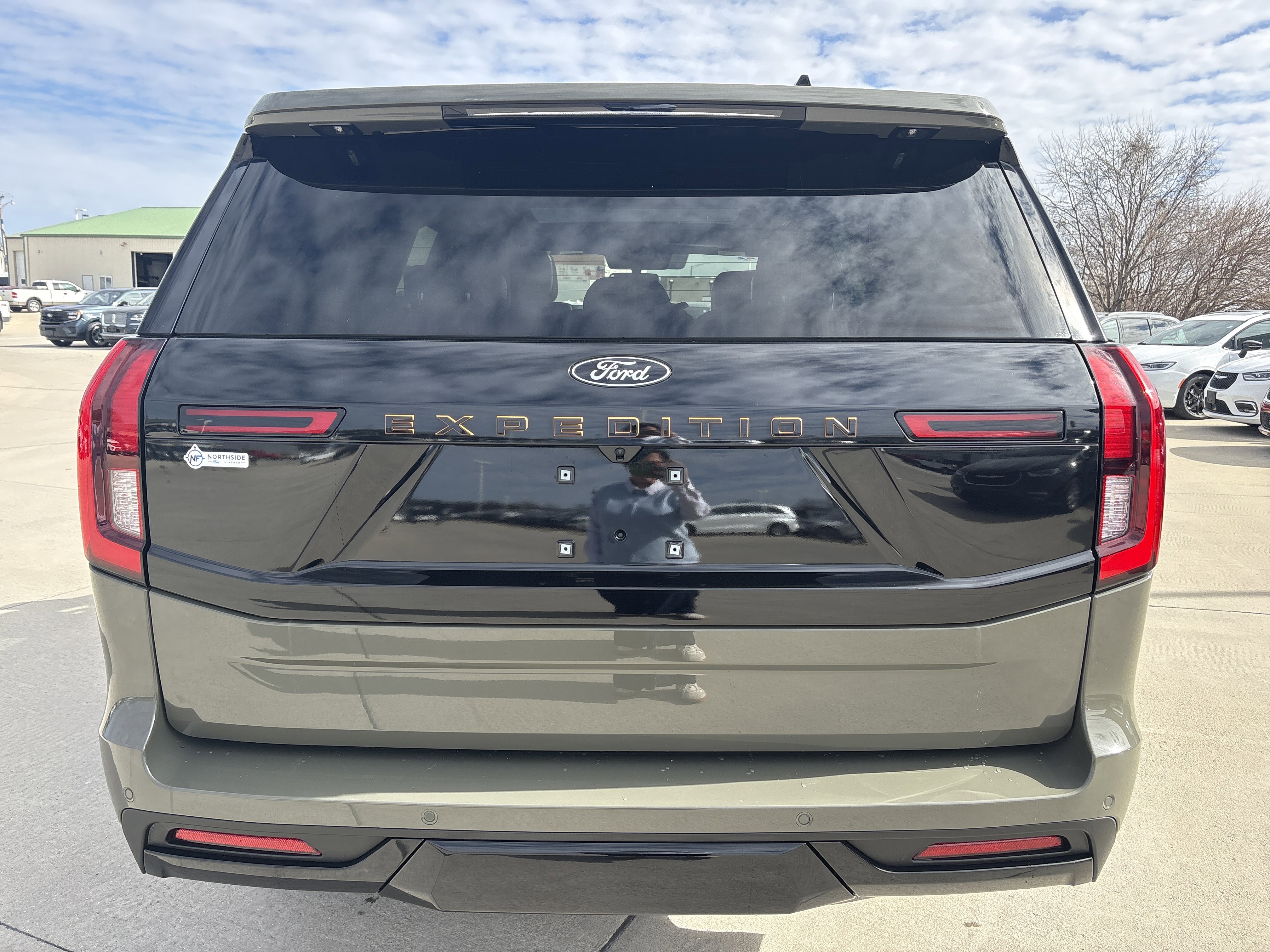 Used 2025 Ford Expedition Tremor image 4