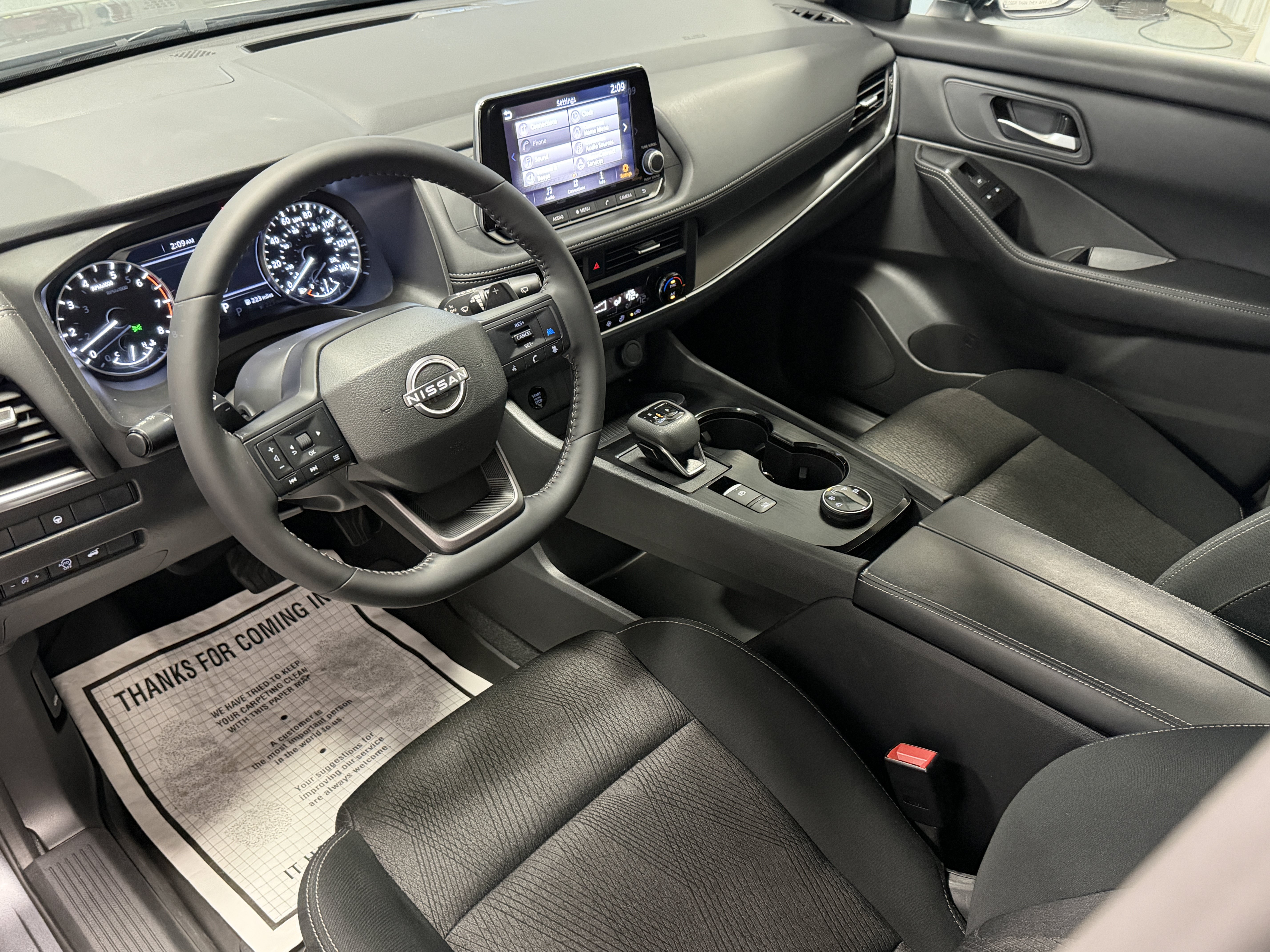 Used 2026 Nissan Rogue SV AWD/4WD image 4