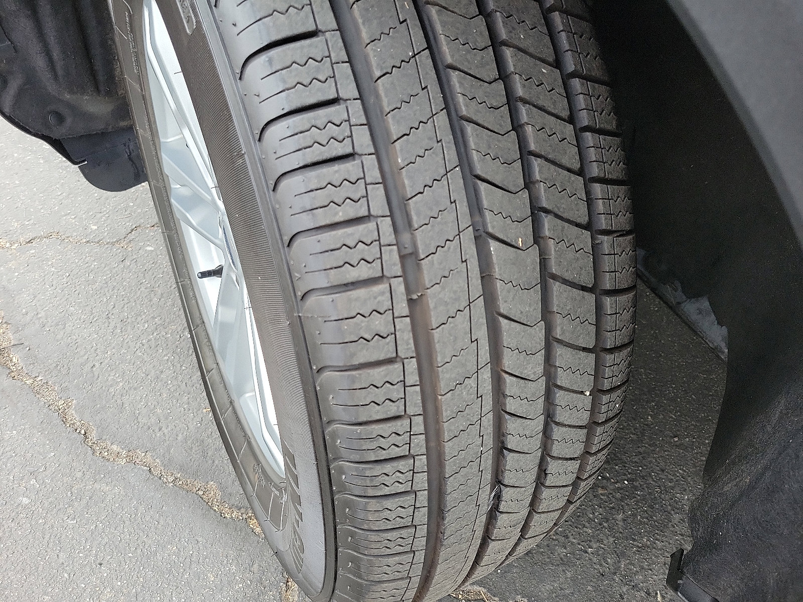 Used 2022 Ford Explorer XLT image 16