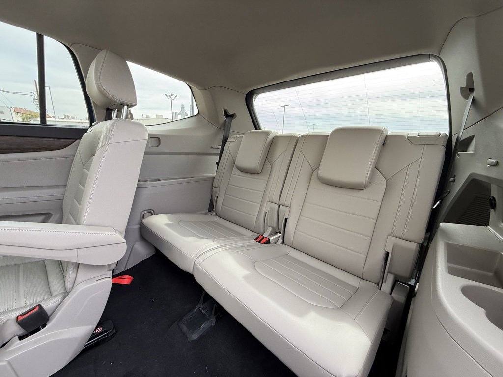 Certified 2025 Volkswagen Atlas SEL image 8