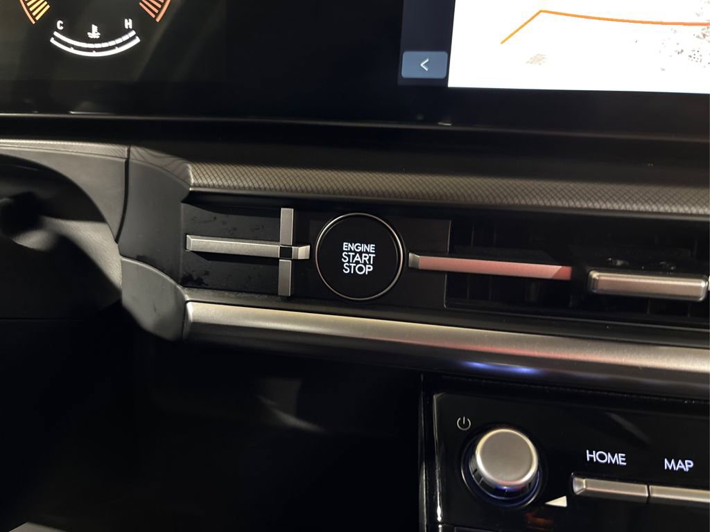 Used 2025 Hyundai Santa Fe SEL image 29