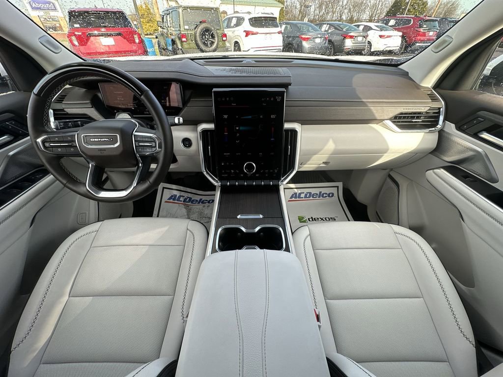 Used 2025 GMC Acadia Denali w/ Super Cruise Package image 21