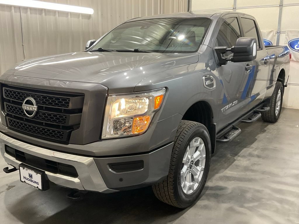 Used 2024 Nissan Titan SV w/ SV Convenience Package AWD/4WD image 4
