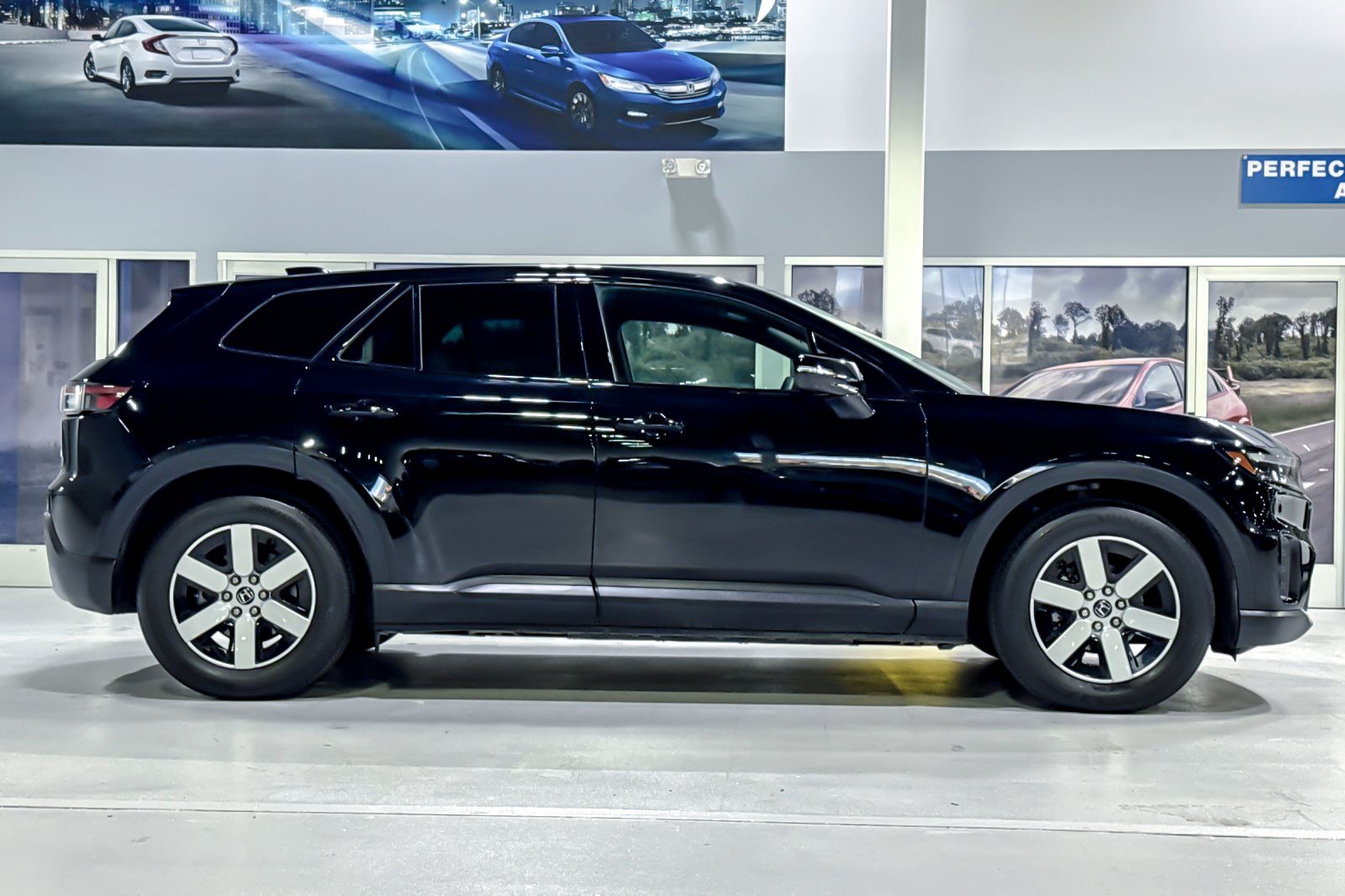 Used 2024 Honda Prologue EX image 8
