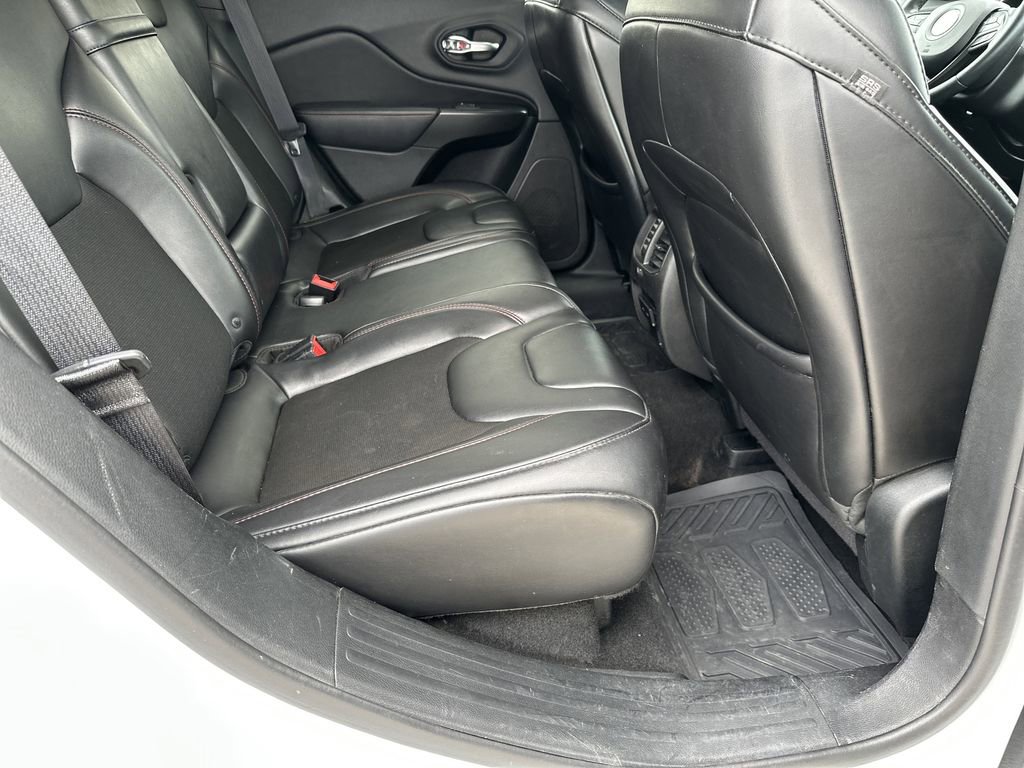 Used 2019 Jeep Cherokee Trailhawk image 34