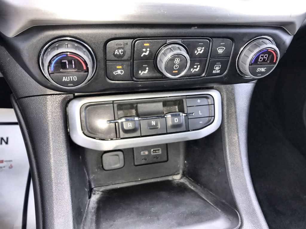Used 2023 GMC Acadia SLE w/ Driver Convenience Package FWD image 20