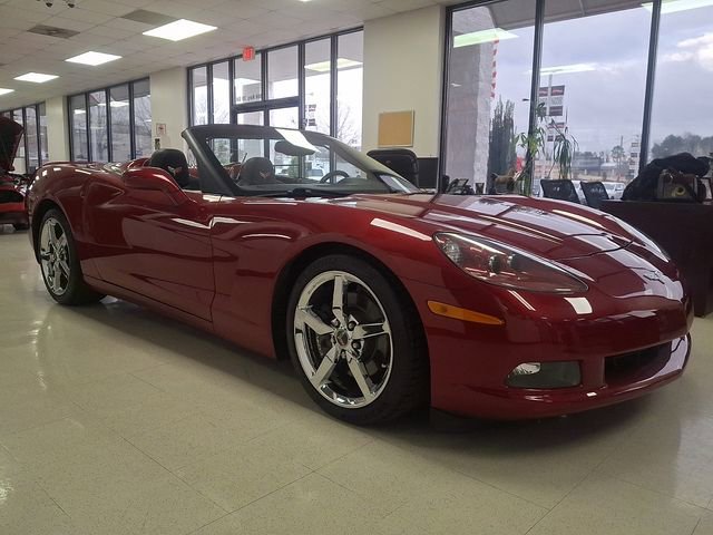 Used 2013 Chevrolet Corvette Convertible image 2