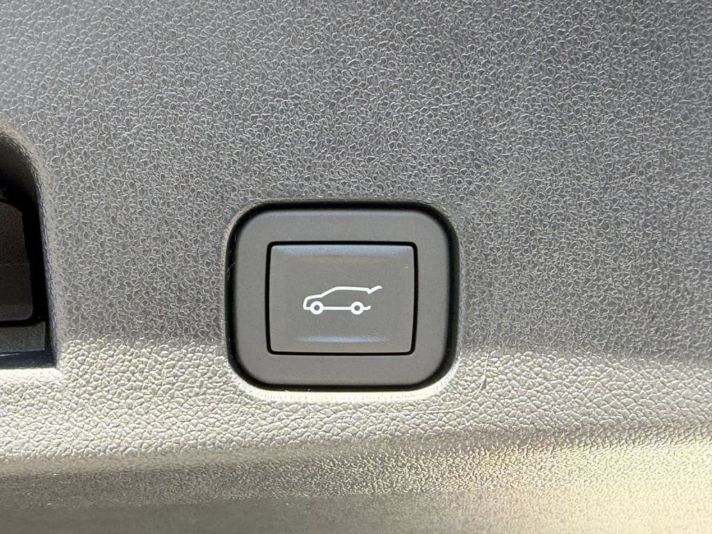 New 2026 GMC Acadia AT4 w/ Luxury Package AWD/4WD image 14