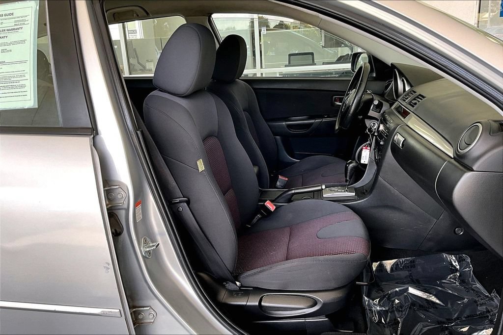 Used 2005 MAZDA MAZDA3 s FWD image 29