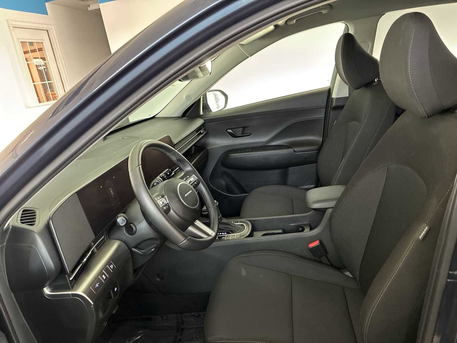 Used 2025 Hyundai Kona SEL image 13