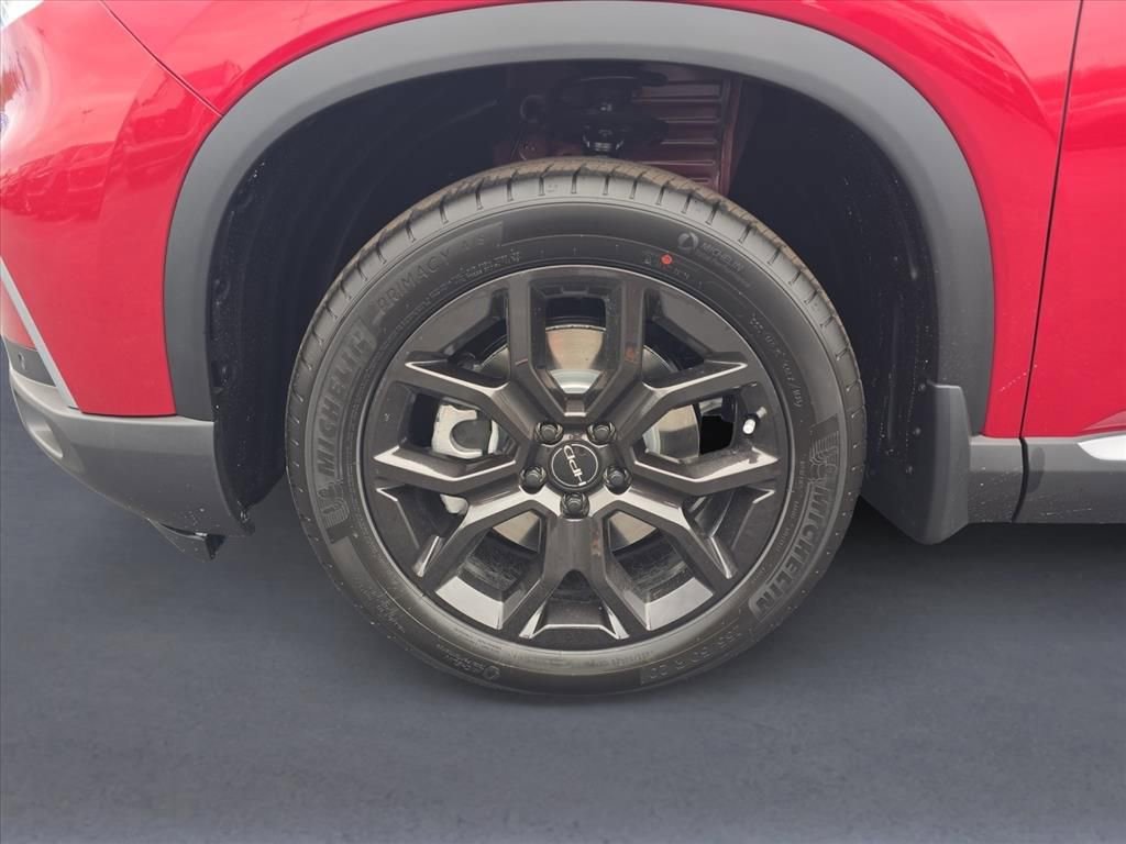 New 2025 Honda Pilot Touring image 9