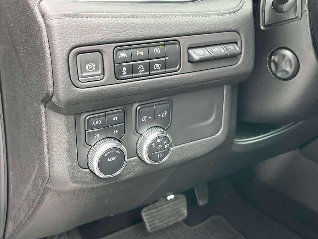 Certified 2023 GMC Yukon Denali AWD/4WD image 31