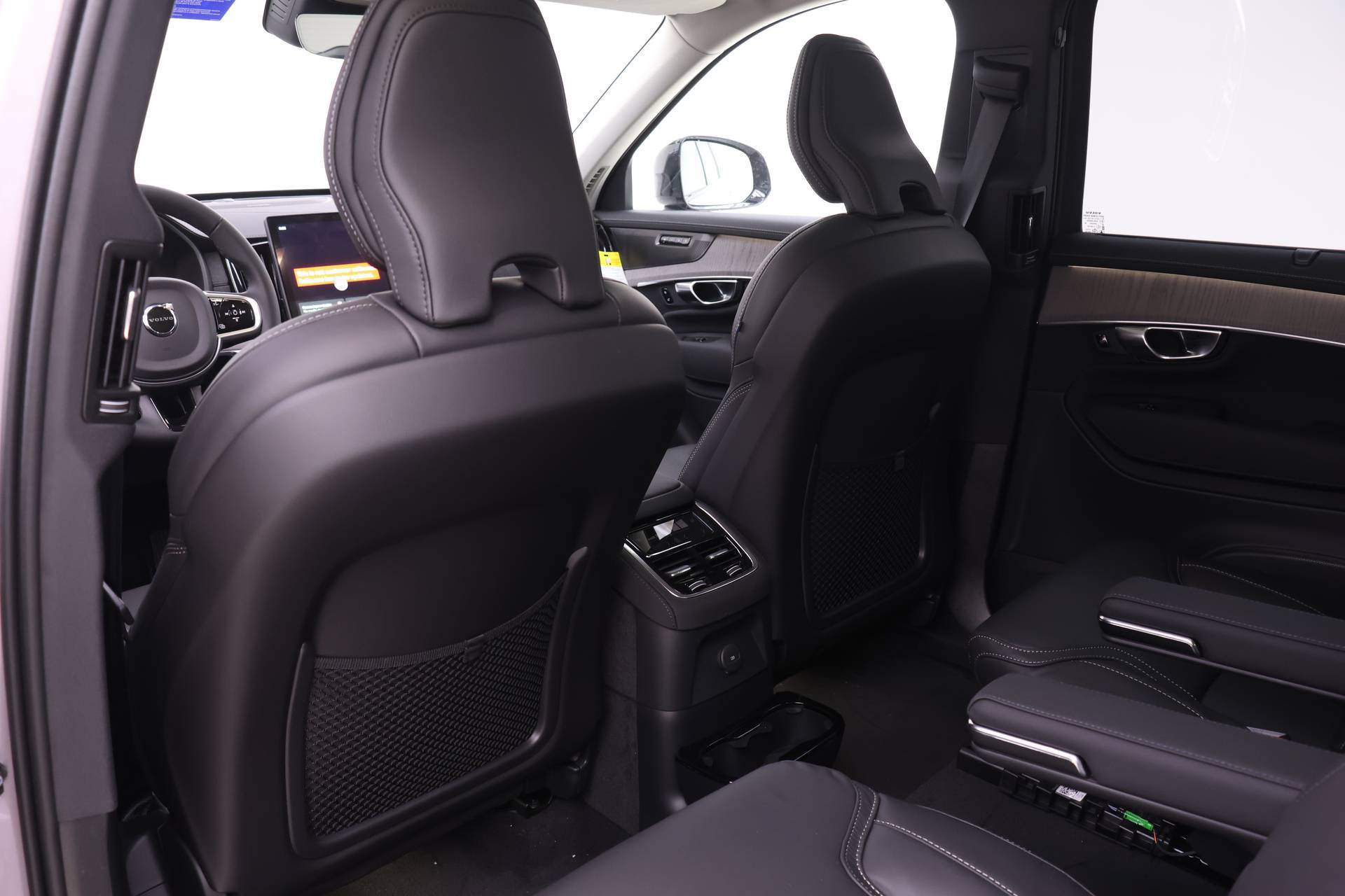 New 2026 Volvo XC90 T8 Ultra w/ Protection Package Premier AWD/4WD image 13