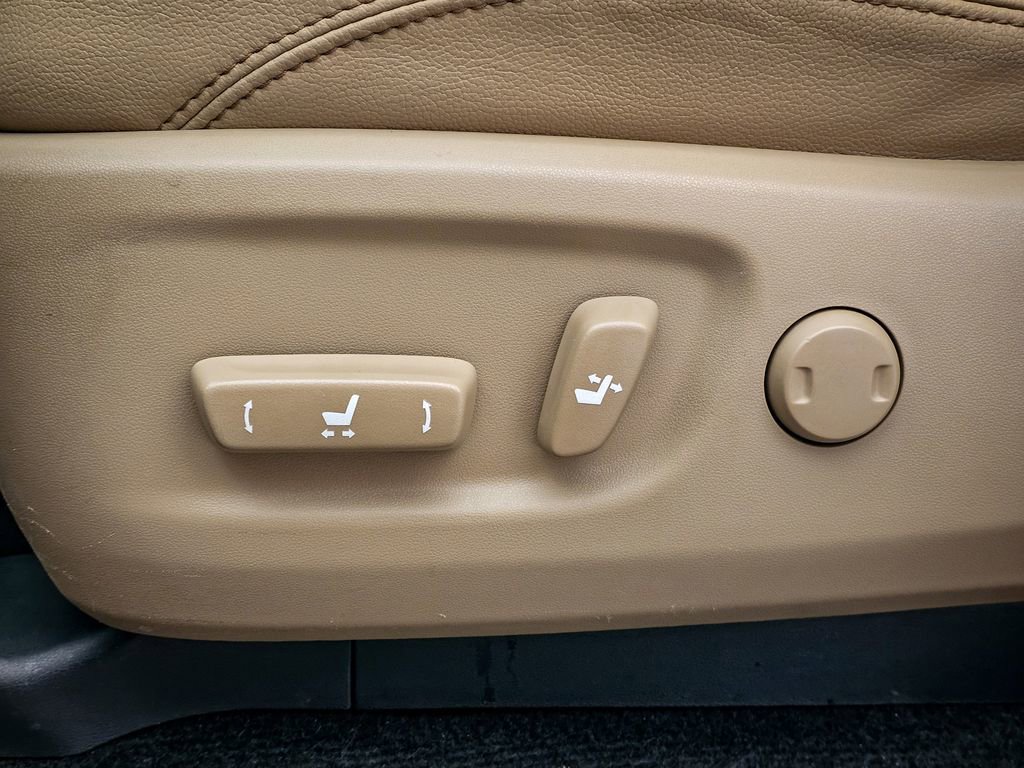 Used 2023 Toyota 4Runner Limited image 15