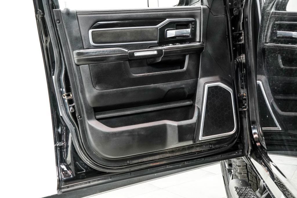 Used 2019 RAM 3500 Laramie w/ Black Appearance Package AWD/4WD image 44