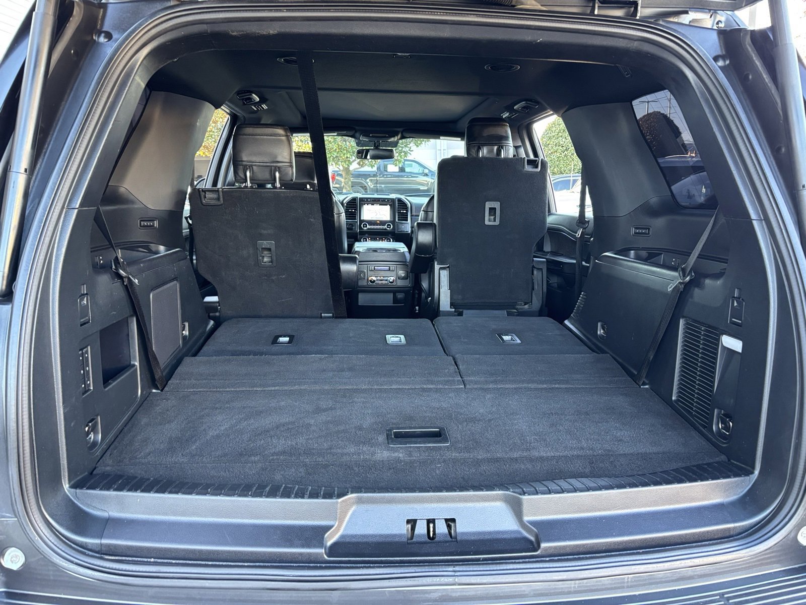 Used 2019 Ford Expedition Limited image 21