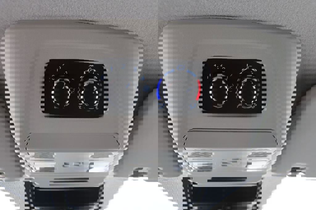 Used 2023 Ford Transit 350 XLT image 26