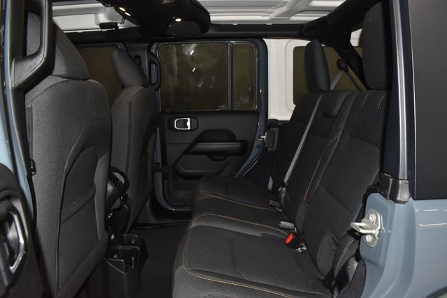 Used 2024 Jeep Wrangler Sahara image 27