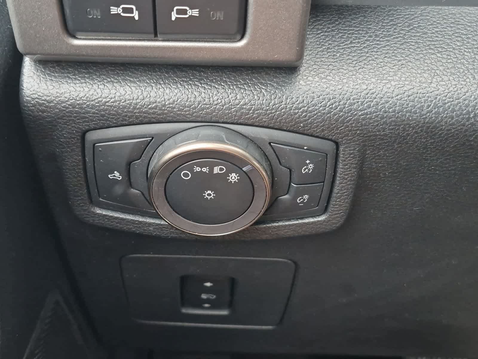 Used 2018 Ford F150 Raptor w/ Equipment Group 802A Luxury AWD/4WD image 28